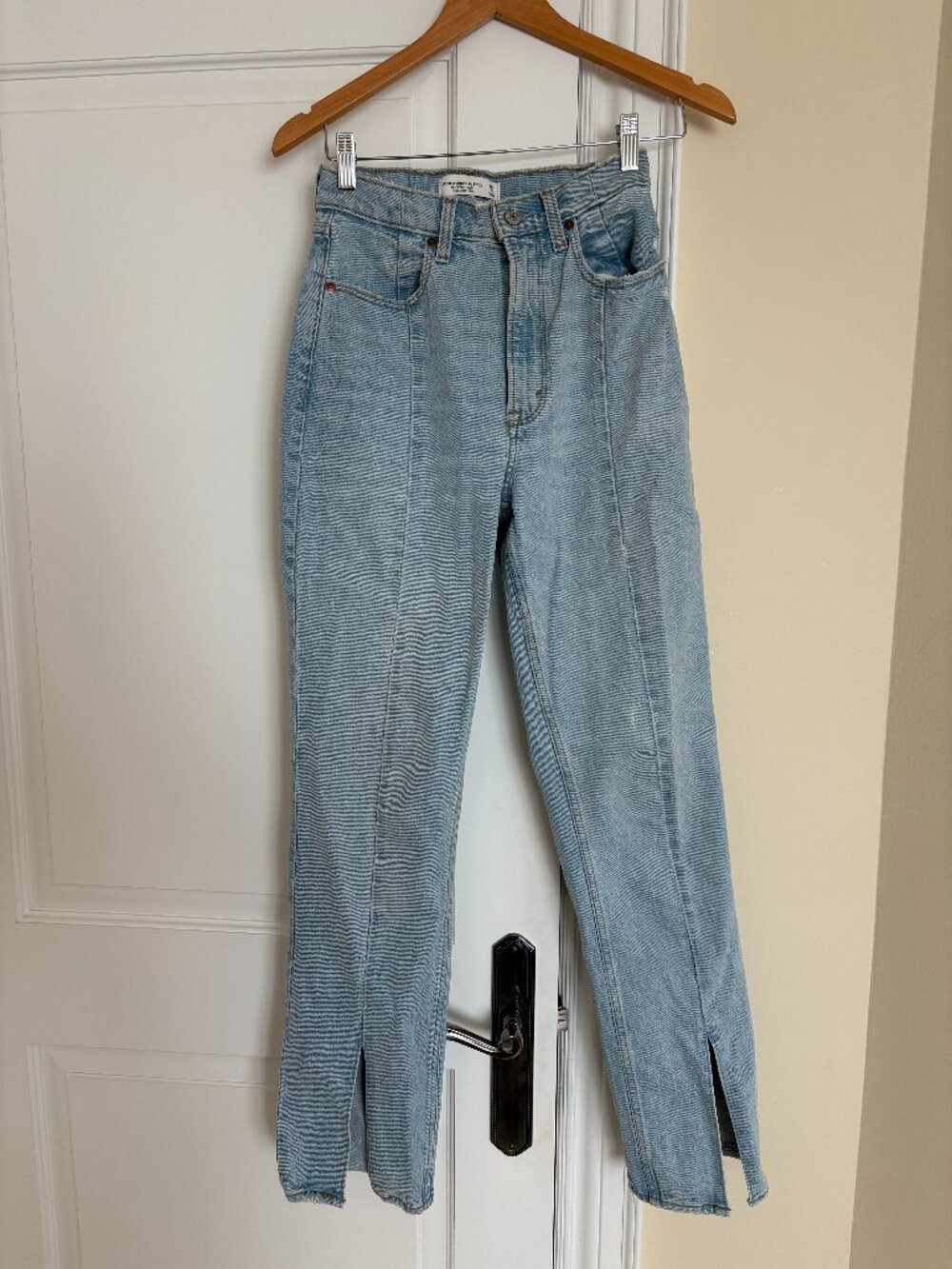 Abercrombie 90s Ultra High Rise Straight Jean with Front Slit